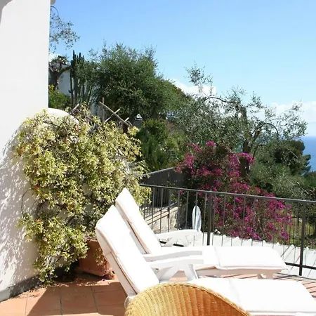 Sehr Gepflegt Eingerichtete Mit Herrlicher Meerblickterrasse Apartment