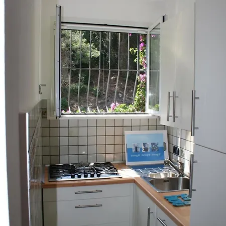 Sehr Gepflegt Eingerichtete Mit Herrlicher Meerblickterrasse Apartment